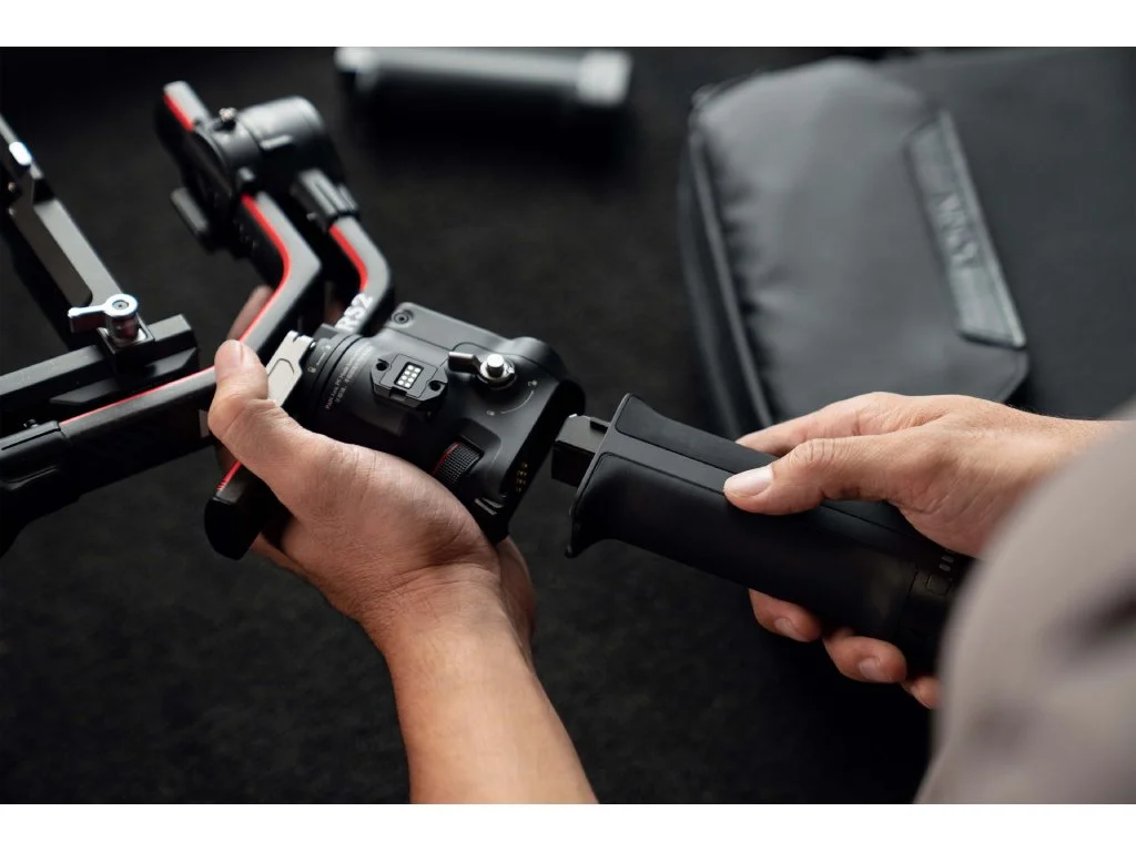DJI Ronin BG30 Grip - Powers the gimbal for up to 12 hours, DJI RS 4 PRO, RS 4, RS 3 PRO, RS 3, RS 2