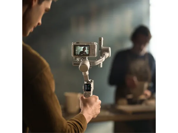 DJI RS 4 Mini Combo Gimbal - Compact & Lightweight, RS Intelligent Tracking Module, Briefcase Handle