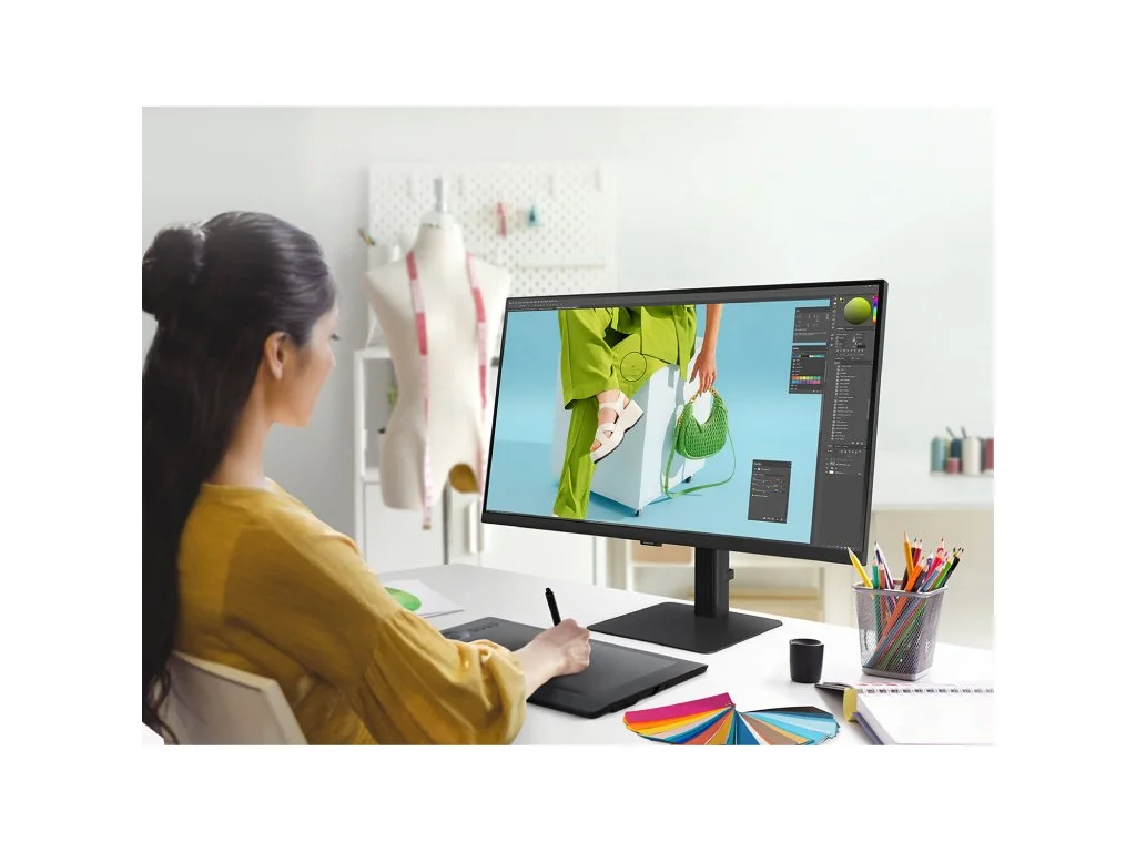 SAMSUNG IPS UHD Monitor S70D 27", 4K, 3840 X 2160, 5ms, 1000:1, 350cd/m2, HDMI/DP, sRGB 99%, HDR10