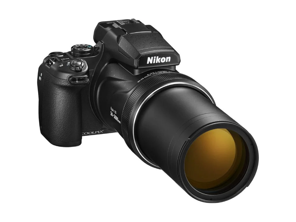 NIKON Coolpix P1100 - 16MP, CMOS senzor, 125x zoom, 8.1 cm LCD, 4K Video, Wi-Fi,  OLED Viewfinder